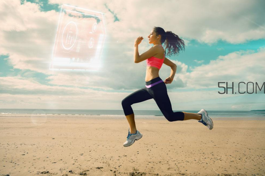 跑步小腹痛是怎么回事？深蹲減肥比跑步更有效嗎？