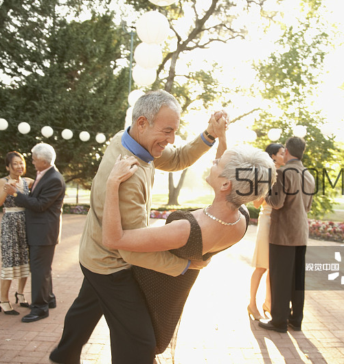 頸椎病吃什么藥效果好？頸椎病掛什么科？