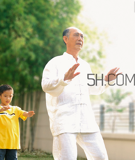 頸椎病是怎么引起的？頸椎病是怎樣形成的？