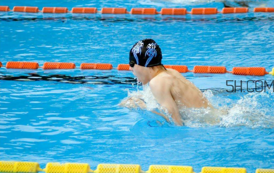 游泳后要滴眼藥水嗎？游泳后馬上吃東西好嗎？