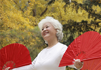 頸椎病能游泳嗎？頸椎病能引起胸疼嗎？