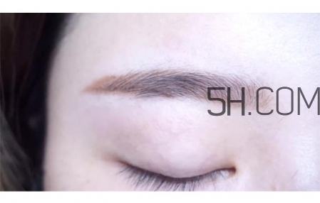 新手如何用眉粉畫(huà)眉 用眉粉畫(huà)眉毛的技巧 新手如何用眉粉畫(huà)眉 用眉粉畫(huà)眉毛的技巧