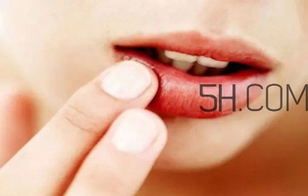 雅頓唇膏怎么樣 雅頓唇膏孕婦能用嗎 雅頓唇膏怎么樣 雅頓唇膏孕婦能用嗎