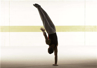 哪些人不適合倒立瘦肚子？人體倒立有什么好處？