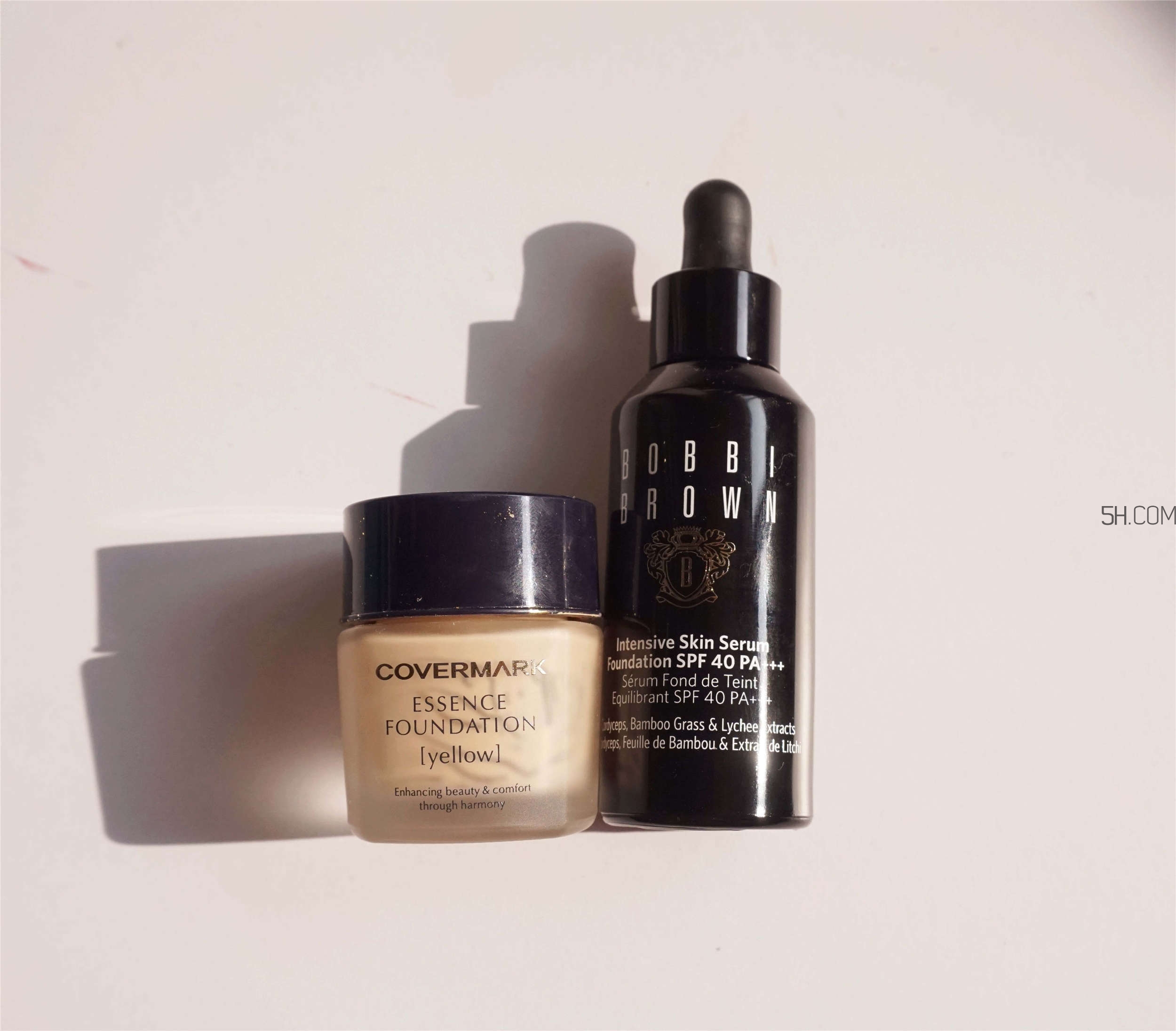 芭比波朗蟲(chóng)草粉底液和covermark中草粉底霜哪個(gè)好? 芭比波朗蟲(chóng)草粉底液和covermark中草粉底霜哪個(gè)好?