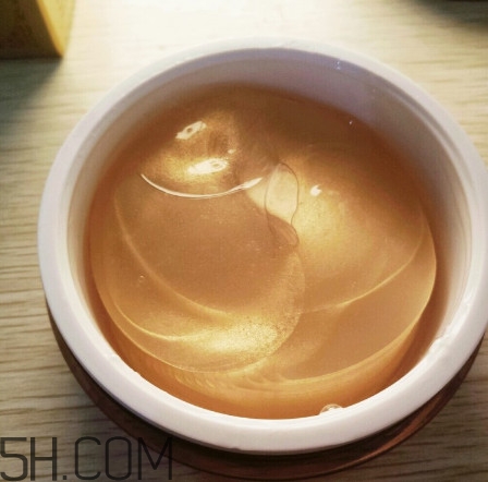 敷眼膜前要用爽膚水嗎 敷眼膜前用爽膚水的好處 敷眼膜前要用爽膚水嗎 敷眼膜前用爽膚水的好處