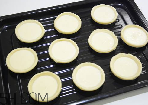 蛋撻液用全蛋還是蛋黃 蛋撻全蛋和蛋黃的區(qū)別 蛋撻液用全蛋還是蛋黃 蛋撻全蛋和蛋黃的區(qū)別