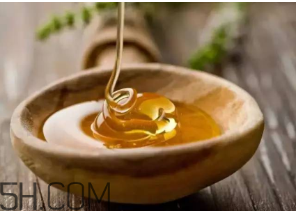 秋天喝蜂蜜有什么好處？秋天吃什么對(duì)身體好？