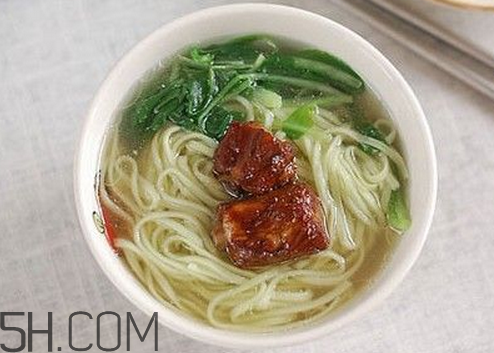 秋天喝蜂蜜有什么好處？秋天吃什么對(duì)身體好？