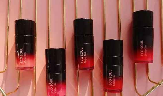 the saem得鮮搖搖樂(lè)唇釉色號(hào) 得鮮搖搖樂(lè)唇釉試色 the saem得鮮搖搖樂(lè)唇釉色號(hào) 得鮮搖搖樂(lè)唇釉試色