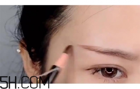 畫眉教程圖解 畫眉毛的技巧圖解一字眉 畫眉教程圖解 畫眉毛的技巧圖解一字眉