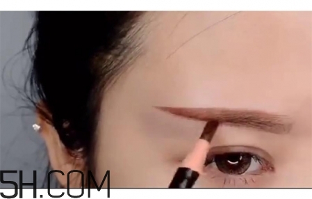 畫眉教程圖解 畫眉毛的技巧圖解一字眉 畫眉教程圖解 畫眉毛的技巧圖解一字眉