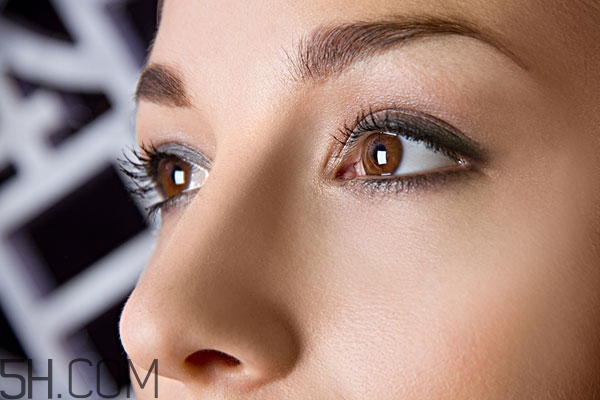 鼻頭粉刺不去除會導(dǎo)致毛孔變大嗎 鼻頭粉刺不去除會導(dǎo)致毛孔變大嗎