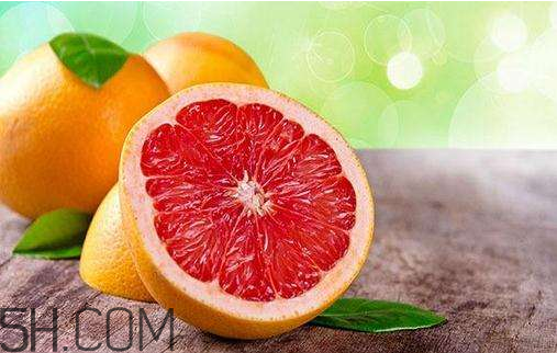 紅心柚子是轉(zhuǎn)基因的嗎？柚子皮泡水的功效