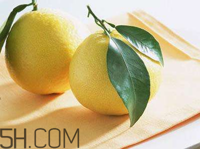 青色的柚子能吃嗎？柚子很苦是怎么回事？
