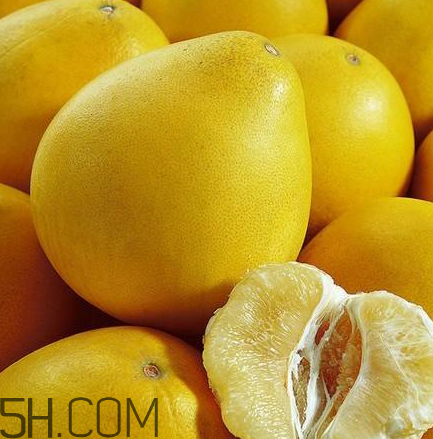 柚子不能和什么藥物一起吃？柚子皮煮水的功效