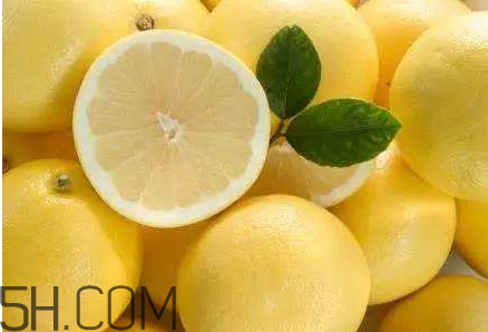 紅心柚的功效與作用 冰糖柚子皮的做法 紅心柚的功效與作用 冰糖柚子皮的做法