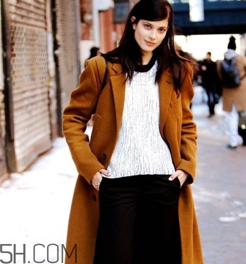 焦糖色是駝色嗎？焦糖色和深駝色區(qū)別