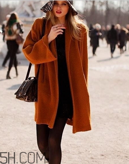 焦糖色是駝色嗎？焦糖色和深駝色區(qū)別