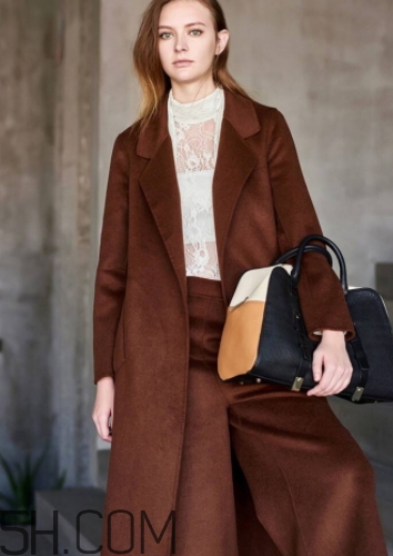 焦糖色是駝色嗎？焦糖色和深駝色區(qū)別