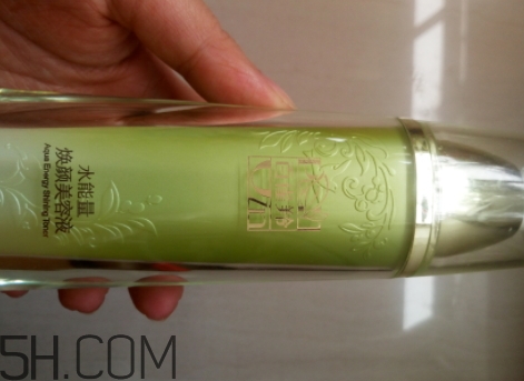 百雀羚爽膚水怎么樣？百雀羚爽膚水含酒精嗎？