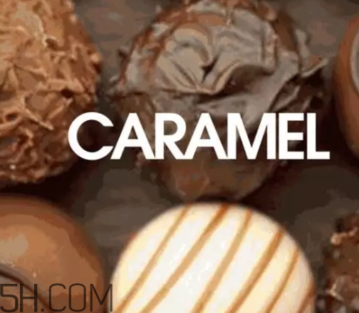 焦糖色大衣配什么顏色圍巾？焦糖色呢子配什么圍巾