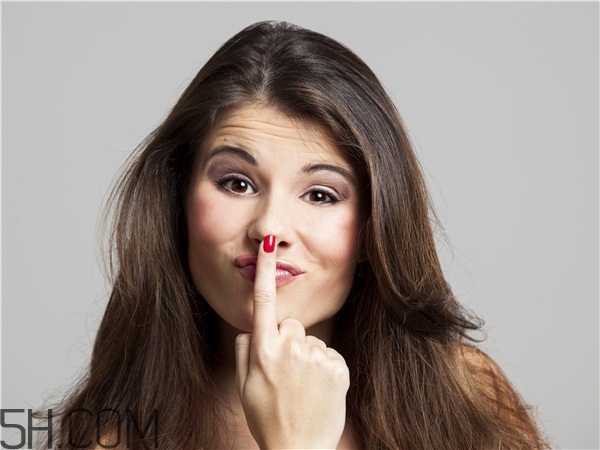 鼻頭粉刺不去除會導(dǎo)致毛孔變大嗎 鼻頭粉刺不去除會導(dǎo)致毛孔變大嗎