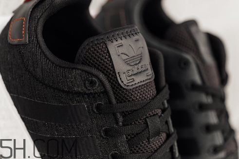 adidas nmd r2 future harvest萬(wàn)圣節(jié)配色實(shí)物什么樣？