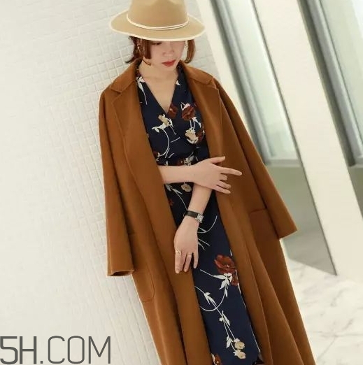 焦糖色大衣配什么褲子？焦糖色大衣搭配