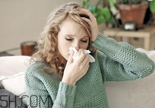 風熱感冒有哪些癥狀？風寒感冒有哪些癥狀？