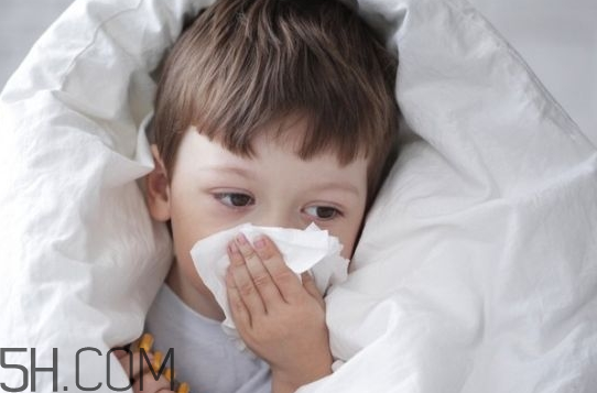 風熱感冒有哪些癥狀？風寒感冒有哪些癥狀？
