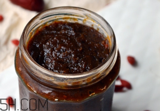 天天飲姜棗膏有會(huì)怎樣？紅糖姜棗膏吃了臉上長(zhǎng)痘嗎