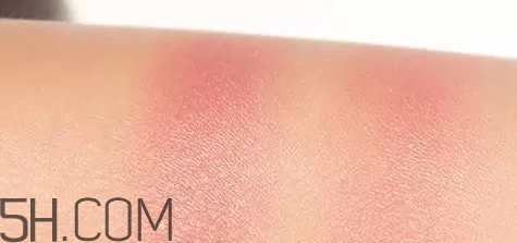 2017年秋冬妝容怎么畫？2017秋冬少女妝容畫法步驟