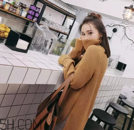 焦糖色毛衣配什么顏色好看？焦糖色毛衣搭配圖片
