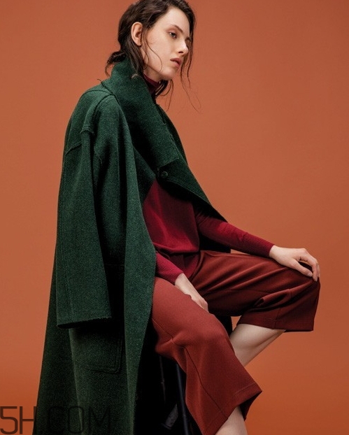 焦糖色褲子配什么顏色外套？焦糖色褲子怎么搭配圖片