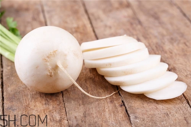 白蘿卜心發(fā)藍(lán)能吃嗎 白蘿卜心里發(fā)青能吃嗎 白蘿卜心發(fā)藍(lán)能吃嗎 白蘿卜心里發(fā)青能吃嗎