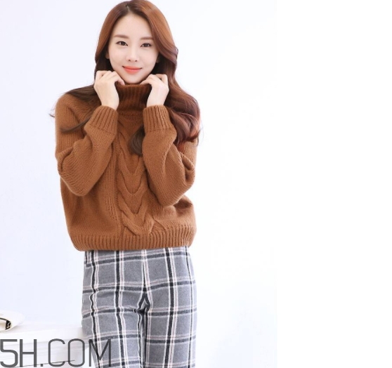 焦糖色毛衣配什么顏色好看？焦糖色毛衣搭配圖片