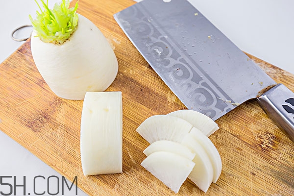 白蘿卜心發(fā)藍(lán)能吃嗎 白蘿卜心里發(fā)青能吃嗎 白蘿卜心發(fā)藍(lán)能吃嗎 白蘿卜心里發(fā)青能吃嗎