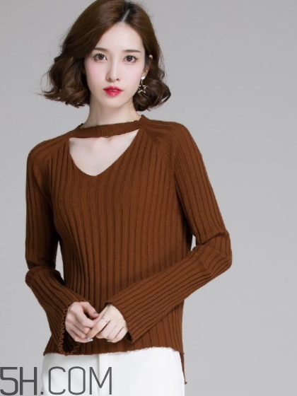 焦糖色毛衣配什么顏色好看？焦糖色毛衣搭配圖片