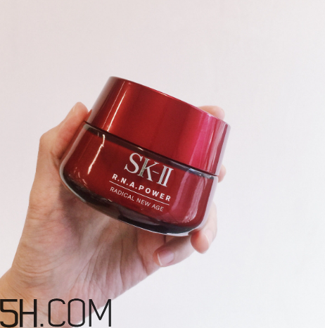 秋冬用什么護(hù)膚品好？秋冬用乳液還是霜