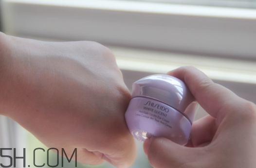 資生堂新透白眼霜怎么樣？資生堂新透白眼霜多少錢？