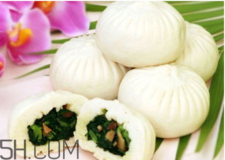 一個(gè)香菇青菜包的熱量大概是多少？一個(gè)香菇青菜包的熱量