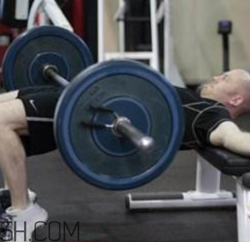 杠鈴?fù)螞_正握還是反握？杠鈴?fù)螞_常見(jiàn)錯(cuò)誤