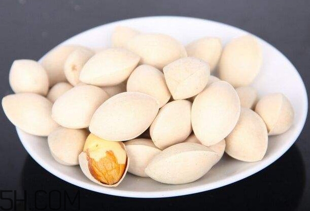 白果沒熟吃了會(huì)怎么樣？白果熟了是什么樣子的