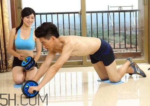 健腹輪怎么使用？健腹輪能練出腹肌嗎？