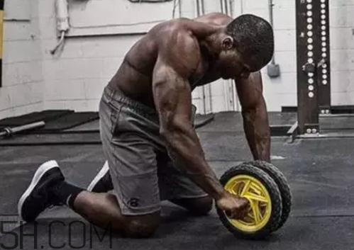 健腹輪會(huì)把木地板磨壞嗎？健腹輪有危害嗎？