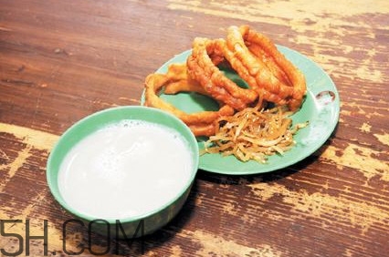 豆汁和螃蟹能一起吃嗎？豆汁和雞蛋能一起吃嗎