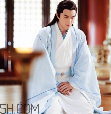 霧霾藍(lán)是什么顏色？霧霾藍(lán)搭什么顏色