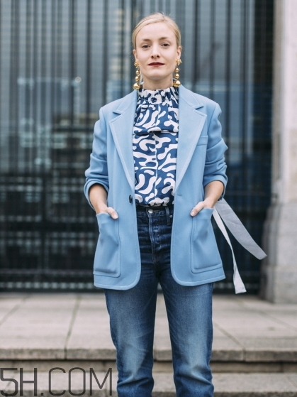 霧霾藍(lán)是什么顏色？霧霾藍(lán)搭什么顏色