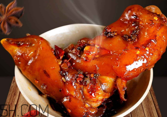 鹵豬蹄用什么醬油 鹵豬蹄用什么香料 鹵豬蹄用什么醬油 鹵豬蹄用什么香料